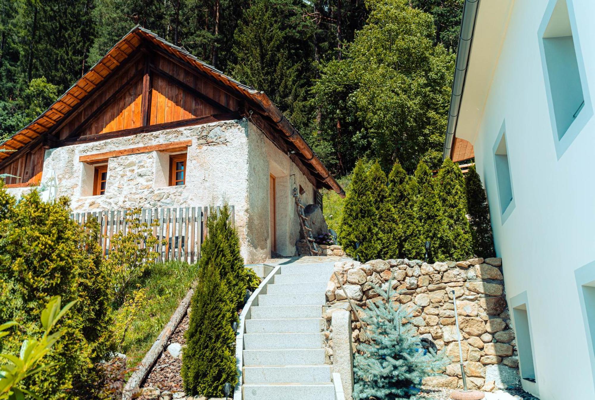 Apartments, Guest House & Historic Chalet Neuhaus San Sigismondo Экстерьер фото