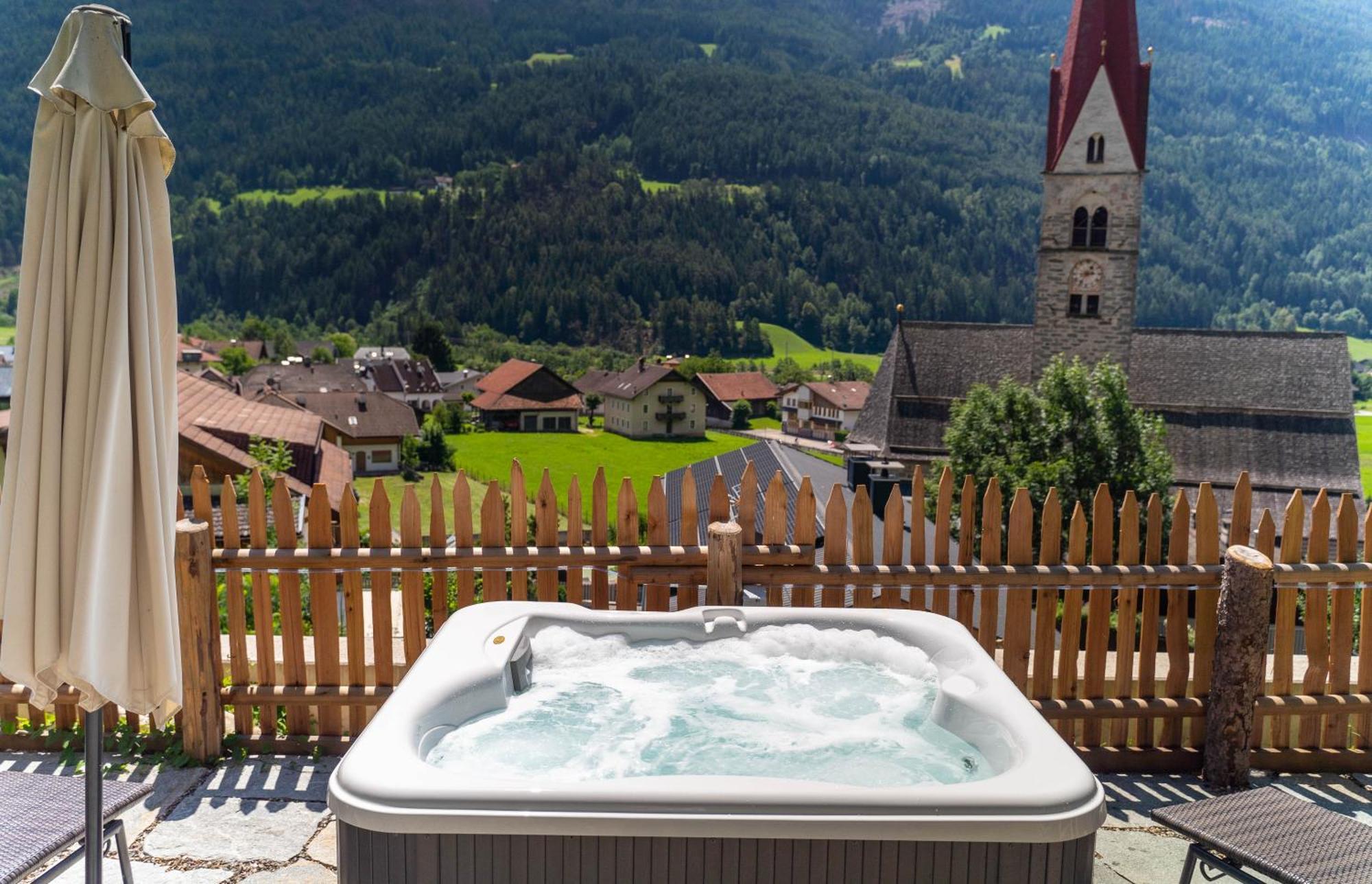 Apartments, Guest House & Historic Chalet Neuhaus San Sigismondo Экстерьер фото