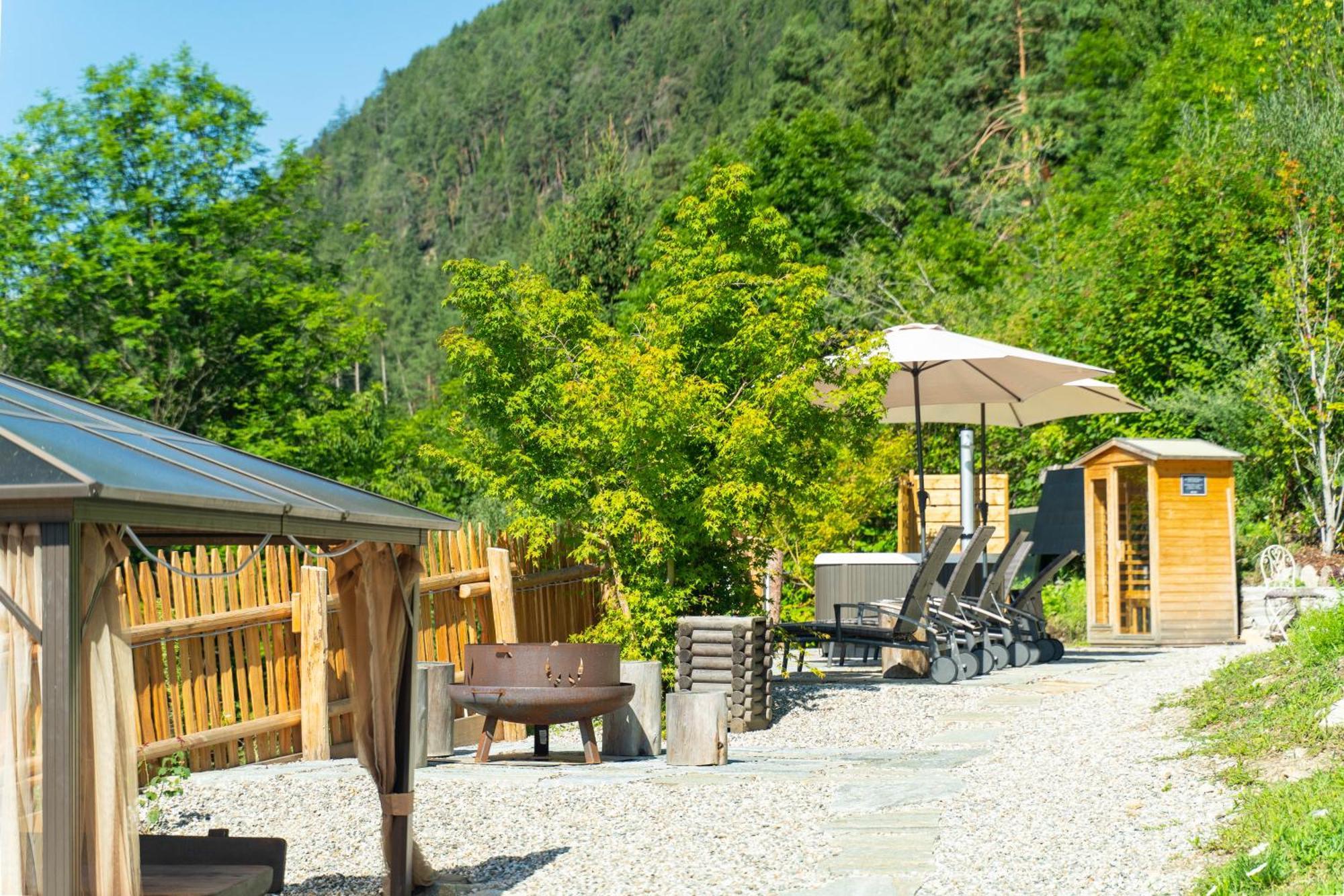 Apartments, Guest House & Historic Chalet Neuhaus San Sigismondo Экстерьер фото